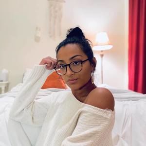 Meet your Posher, Lily